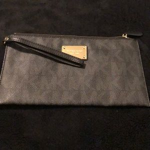 Michael Kors Large Wrislet